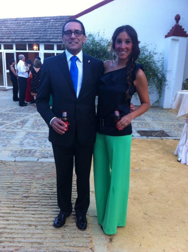 adrianamormar7's tweet photo. #boda #felicidad #18/07/14 #quevivaelnovio ❤️ http://t.co/K2PKIv6lHB