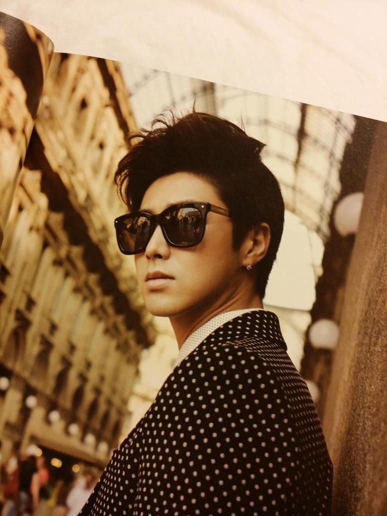 BtFAcIKCQAIYT7F.jpg:large