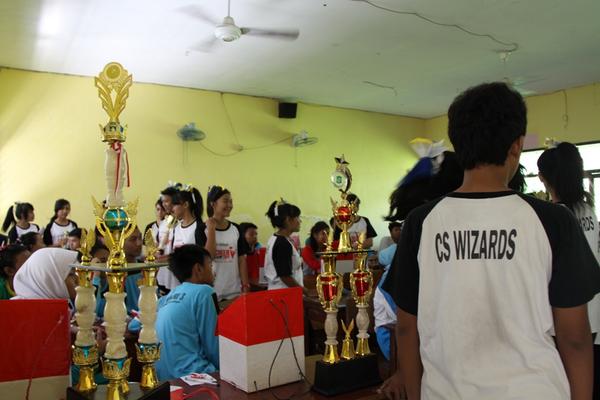 Demo ekskul di hari ketiga. tentukan pilihan kalian mau masuk ekskul mana? :D #VIVASMAGA #SbyLOS #LOS2k14