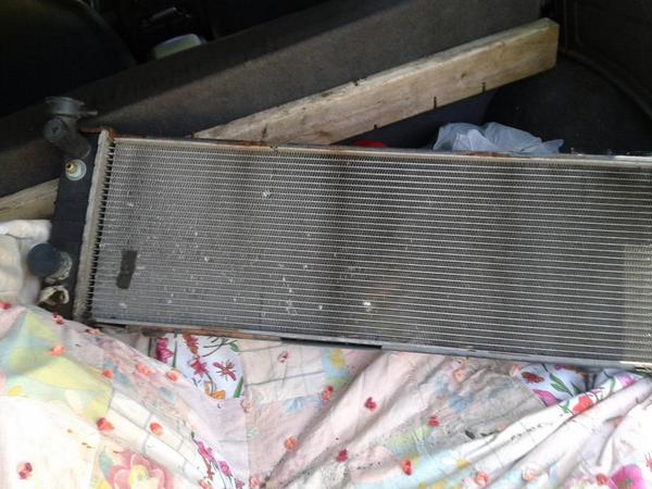 CamoJeepKR's tweet image. Went to the scrap man got 13bucks #jeeplife #brokenStuff 3 radiators and a cat.