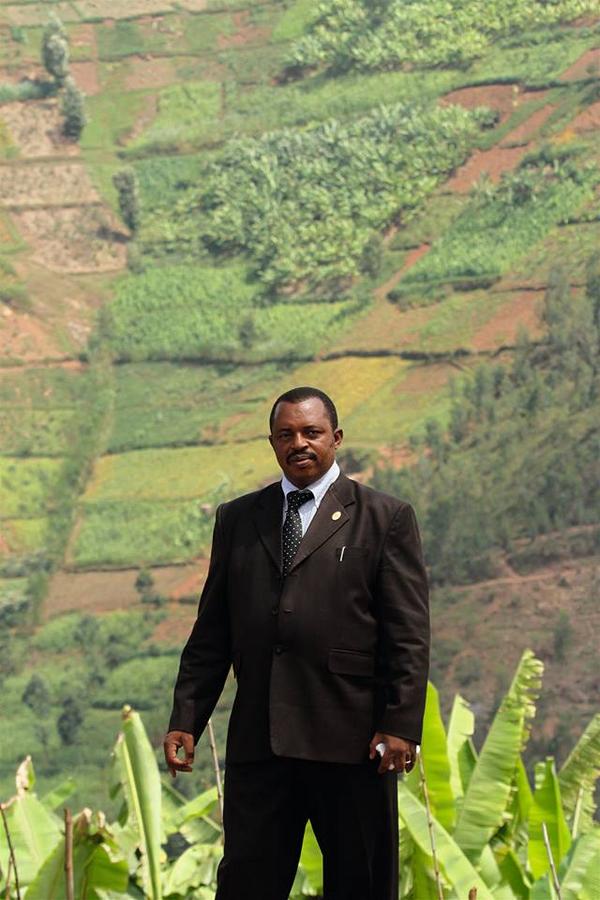 AliceWaManzi's tweet photo. The man behind the famous #Akabanga pepper made it to the July issue of #ForbesAfrica. Congrats #Sina Gerard! http://t.co/sv1Jt6kKlo