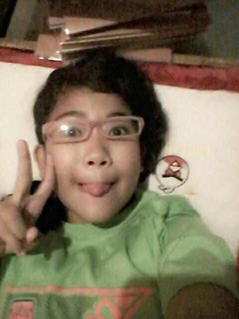 yg lain udh pda tidur....ngapainn yaa???
Narsis ajj dlu... via #Camera360#
