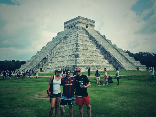 djaniweekend's tweet photo. Ayer visitamos unas de las 7 maravillas de mundo! Impresionante!! @27Tarane @povedano84 #chichenitza #mayas http://t.co/ickTXCwmsy