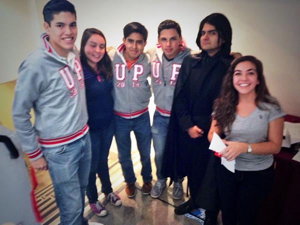 Dumbledore_UP's tweet photo. Gryffindor con Snape #RallyContaUP http://t.co/ubRyIN3O5W