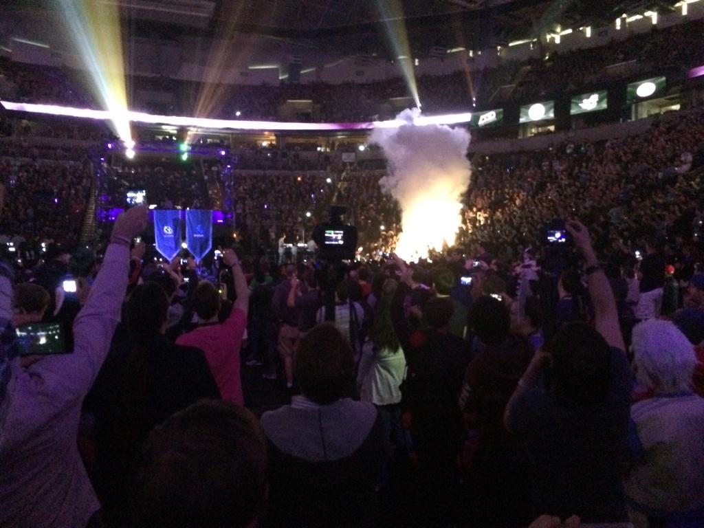 BtFbjDCCMAAXJuc.jpg:large