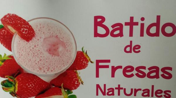 HLaErmita's tweet photo. Ven a probar nuestros batidos de fresas naturales http://t.co/ua6Kq9MkYT