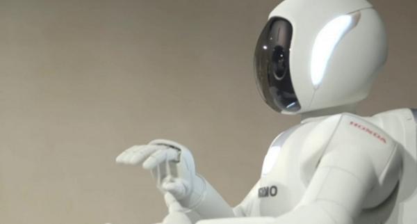 A3Noticias's tweet photo. Una empresa de Hong Kong nombra como consejero delegado a un robot http://t.co/0xIDdNyHB8 http://t.co/0zVelPecxm