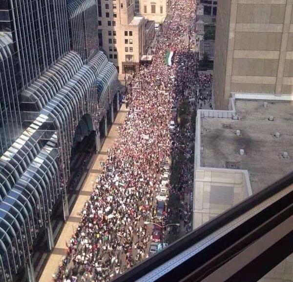 ThisIsGaZa's tweet photo. This is Chicago (the Shijaia of America).. 

I think that's @AliAbunimah over there editing stuff for @intifada http://t.co/EejeuLkIIq
