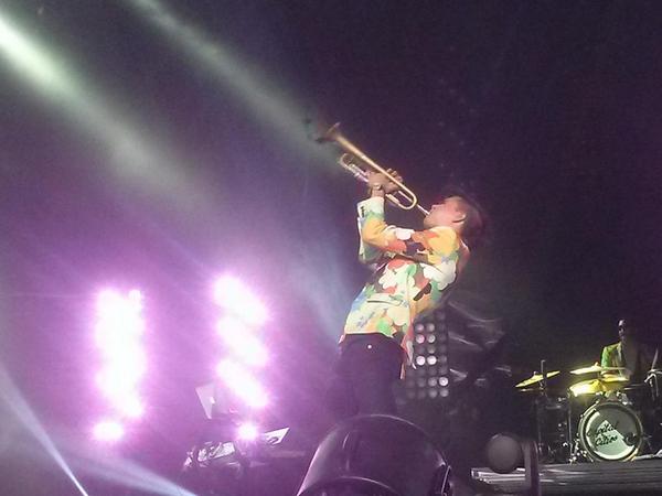 suppitsdanielle's tweet photo. @SpencerLudwig @capitalcities #PrismaticWorldTour #newark #prudentialcenter http://t.co/VdkjbCFBTr