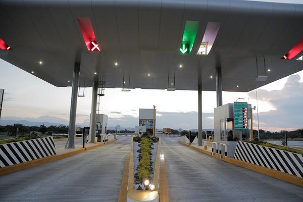 gobmx's tweet photo. El Nuevo Libramiento Norte de San Luis Potosí, tiene 31 km. de longitud y una inversión de más de mil 100 MDP. http://t.co/r9dOewzeux