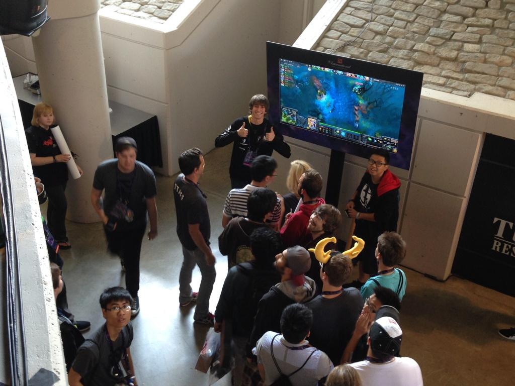 BtFs4UrCYAAOzJQ.jpg:large