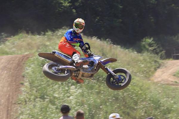 MVDmarce1's tweet photo. i do it on slicks @ the mx gp track villar sous ecot http://t.co/CJ6wH0DSHQ