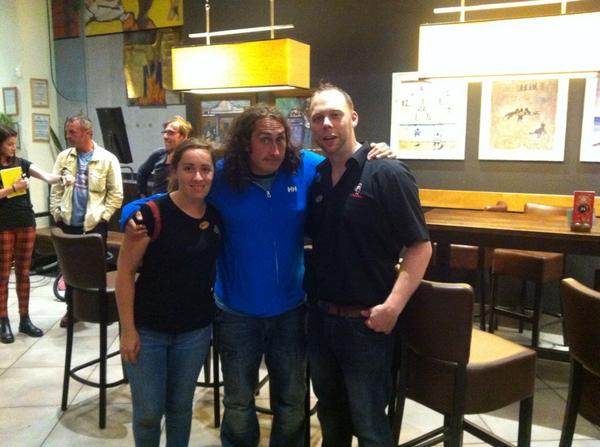 simonnana's tweet photo. @realrossnoble getting his @NandosUK  on http://t.co/teB4hfiJnQ