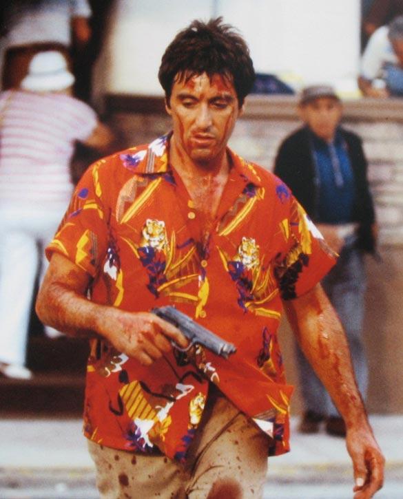 Karena dilarang mengenakan kotak2, padahal semangat perayaan membuncah, hari ini saya pakai kemeja Hawaii merah :)