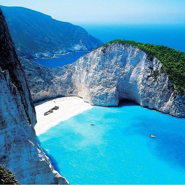 WorldLuxurious's tweet photo. RT if you'd liked to visit this beautiful place in Greece http://t.co/ymXJHSkqYd