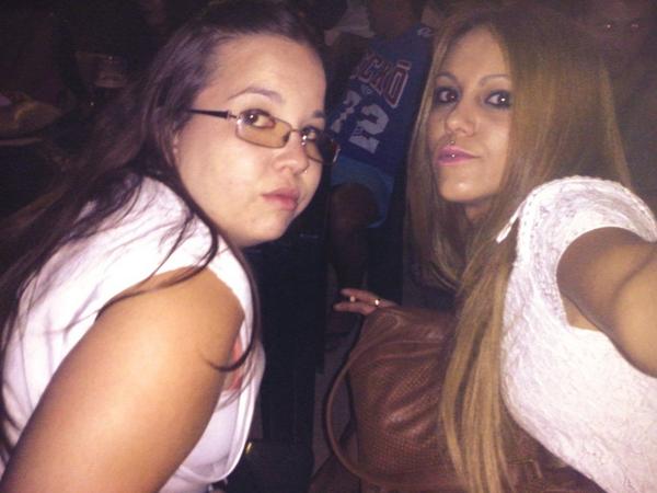 _maacarena_'s tweet photo. Lunes de cervecitas ! @sonia_roma92 http://t.co/VyV61GwVej