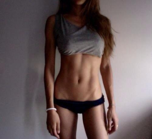 KimMarieJuana's tweet photo. Vous trouvez mon corps comment? http://t.co/EhtD0UttNt