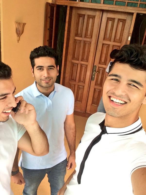 aleem_official's tweet photo. #FindAleemsEyes 😑 http://t.co/BbAeycyxu6