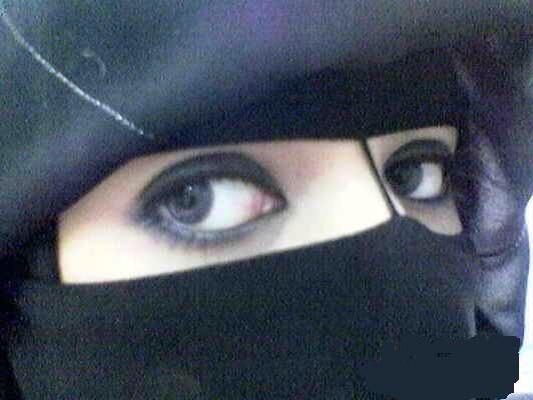 s48671664's tweet photo. لبيه يابوعيون وساع
ماغيرك احدٍألبي له
القلب من يمّكم نزاع 
لوحاولوصعب تحويله http://t.co/y4mijTQrMj