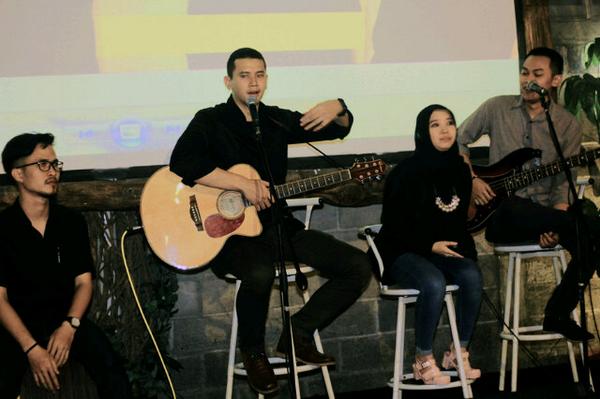 ramadhancall14's tweet photo. Bintang tamu ramadhan call 2 opay n friends #RAMADHANCALLII http://t.co/rT2c6nGjn4