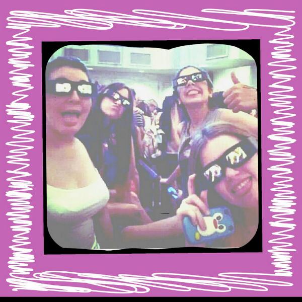 Eugeecast's tweet image. wujuuuuu #Disney #Diciembre2013 #FuntimeMemories #Friends @Delfiacostaok @ailulabado @VickyPrestano