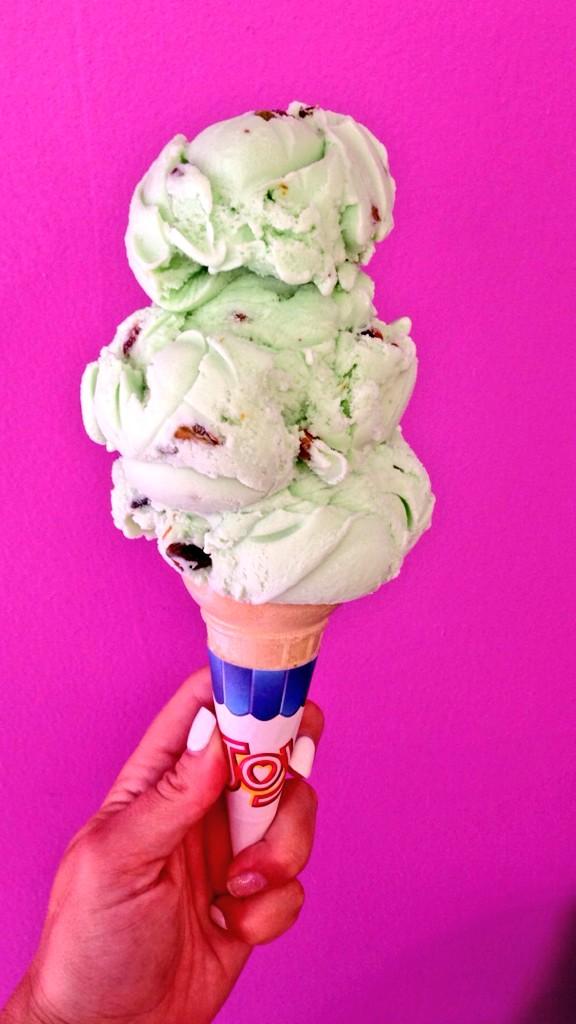 TreadwellsMA's tweet photo. How good does this look?! Treat yourself to one today! #indulgeintradition http://t.co/pXygaxpZ4n