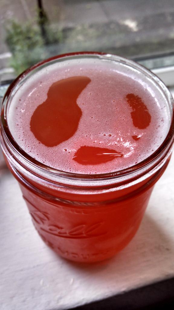 CombatHomeBrew's tweet image. Dandelion is still on tap. She is a Strawberry Rhubarb Hard Lemonade. Brewed with dandelion. 4.9% abv #craftbeer