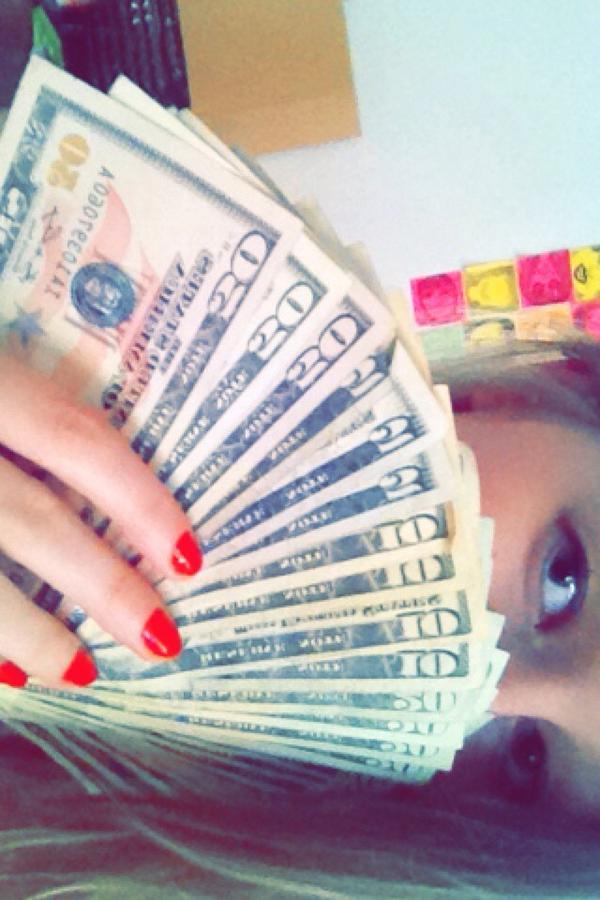 darbiecrash's tweet image. $taying cool in this humidity. #sorrynotsorry #weekendprofits #CREAM