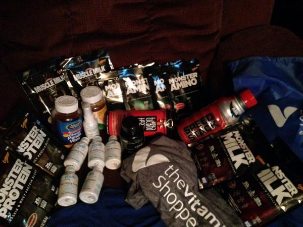 iBelieveInFts's tweet image. 💥MASSIVE SUPPLEMENT GIVEAWAY!💥
Includes 2 shirts and string bag!!
1.RETWEET
2.FOLLOW @VitaminShoppe &amp;amp; @iBelieveInFts