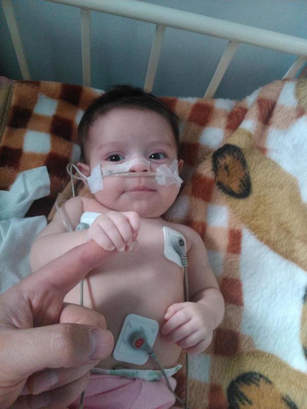 e_maltez's tweet photo. @leocaprile ayuda a salvar a mi hija con una oración ella lucha x su vida compartir x favor. Fuerza Esperancita http://t.co/5Lxor5VdUz