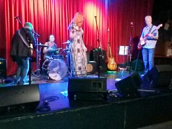 deadlynedly1's tweet photo. The Close Encounters live @encountersclose http://t.co/tYZ0ii0QJg