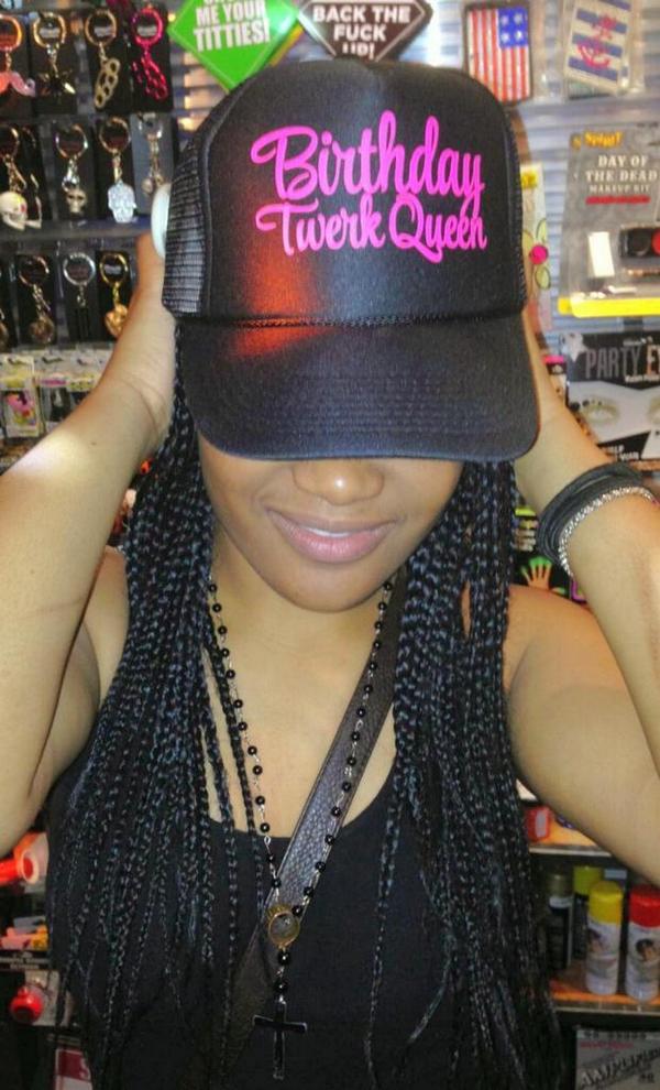 X0_BrightBeauty's tweet photo. This is what I do when I should be shopping for other people's Birthday #peepthebackground #keepingthehat http://t.co/upXX4AqIJq