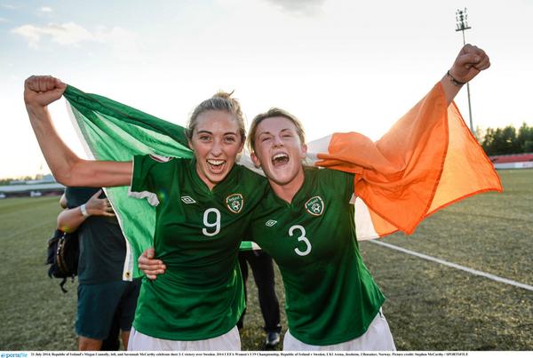 IrishSunSport's tweet photo. Girls in green in the semi. @FAIreland http://t.co/I8ZZ4vlojm http://t.co/uIYjOphINS