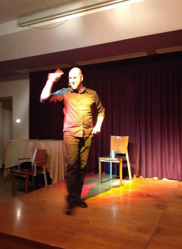 La gente necesita reir y follar más! !