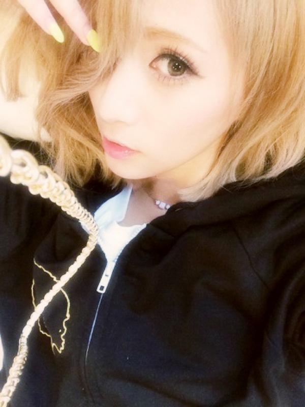 根本弥生 ねもやよ 人の記憶に何かを残したり 影響を与えられる人になりたい そう思ってたはずが 気付いたら 自分の記憶にすら 残るか残らないかわからない そんなstyleを許すようになってた 発信できる環境にいることに感謝して 伝えていかなきゃ