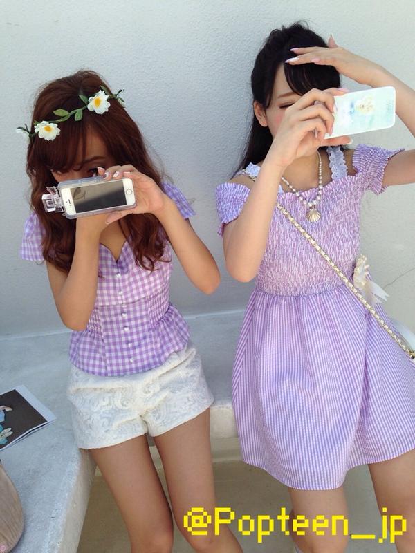 Popteen ポップティーン Twitterren スマホを鏡がわりにしてメイクをチェックするふたり Popteen 7月1日発売 オフショット Http T Co 2bpng59ltq