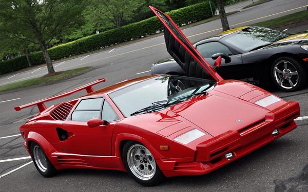 LambosFerrari's tweet photo. Lamborghini Countach #Lamborghini http://t.co/BKTBP6pF5a
