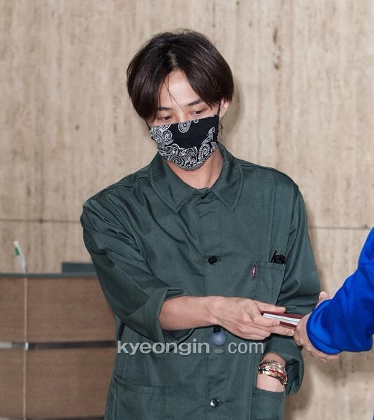 yuuka4893's tweet image. 140721 G-DRAGON press2

4pic👉yuuka4893.tumblr.com/post/925097635…