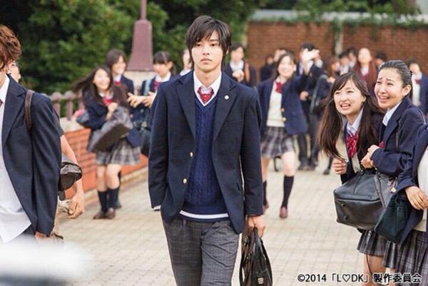 могила девушки 2014 дорама. дорамы для подростков. дорама история средней школы. дорама история средней школы. реальность дорама.