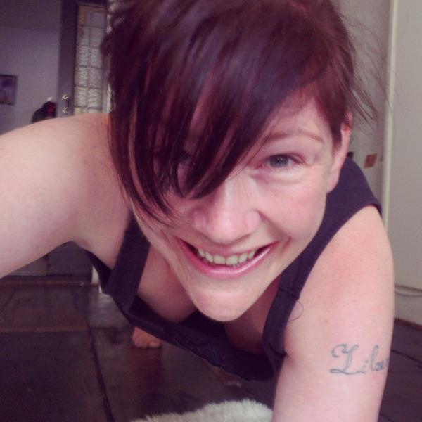 Een plelfie, dat is een selfie tijdens het planken