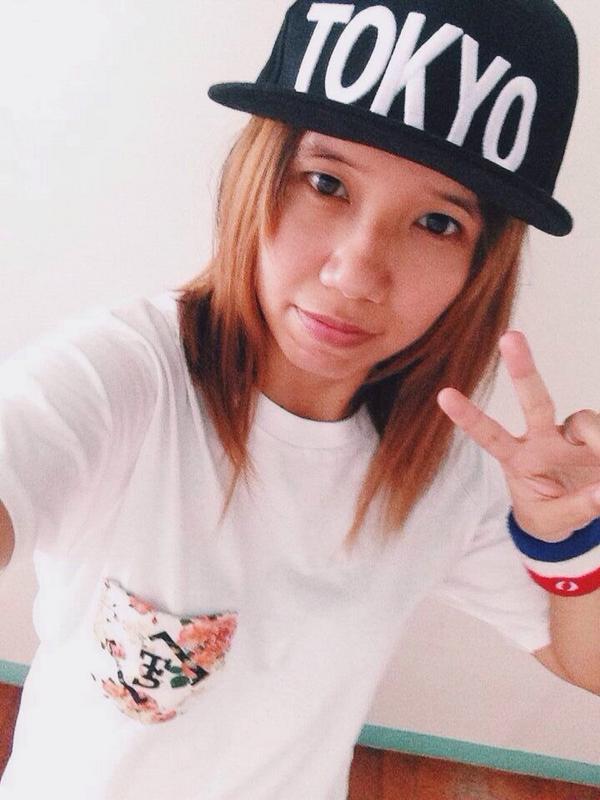 TOPSTITCHph's tweet image. Always great to see happy faces donning our pocket tees! @iamfallingstar in her floral pocket shirt made our day!