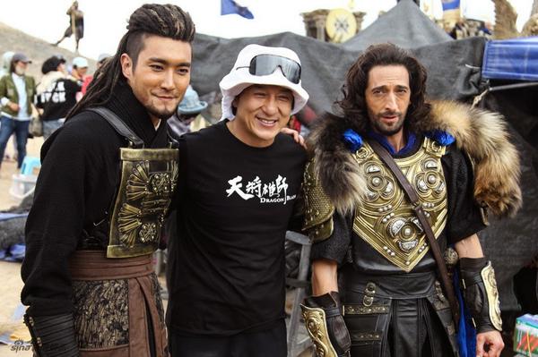 siwon407_ch's tweet photo. Dragon Blade!  http://t.co/h7hm1naOZX