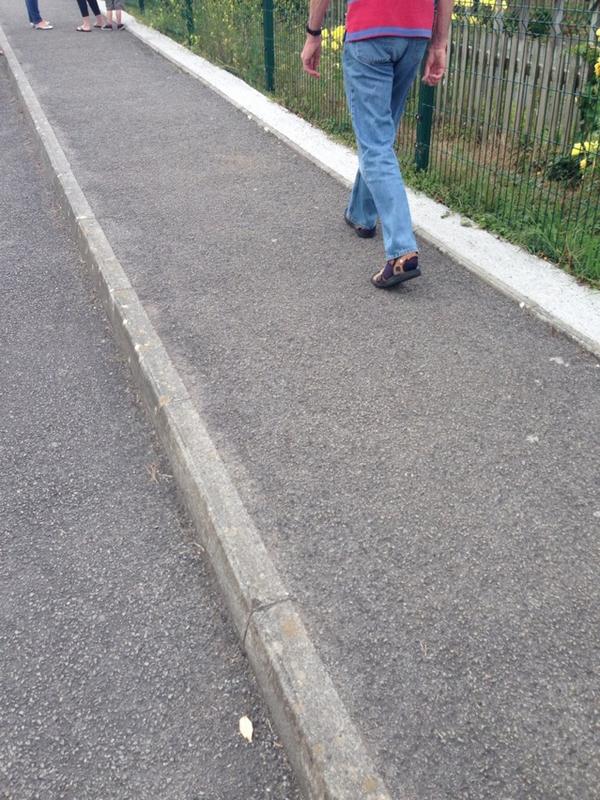 chipie005's tweet photo. @sockssandle . On the school run no less!! http://t.co/WGIyEgx8mW