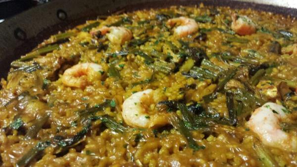 Que os parecería disfrutar de un arrocito de cocotxas, gambas y ajos tiernos?
#FelizMartes 
<a href="/rest_el_caldero/">El Caldero</a>