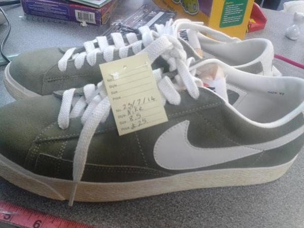 GlasgowUnity's tweet image. Brand new men&apos;s Nikes size 8.5 anyone? £25 never been worn