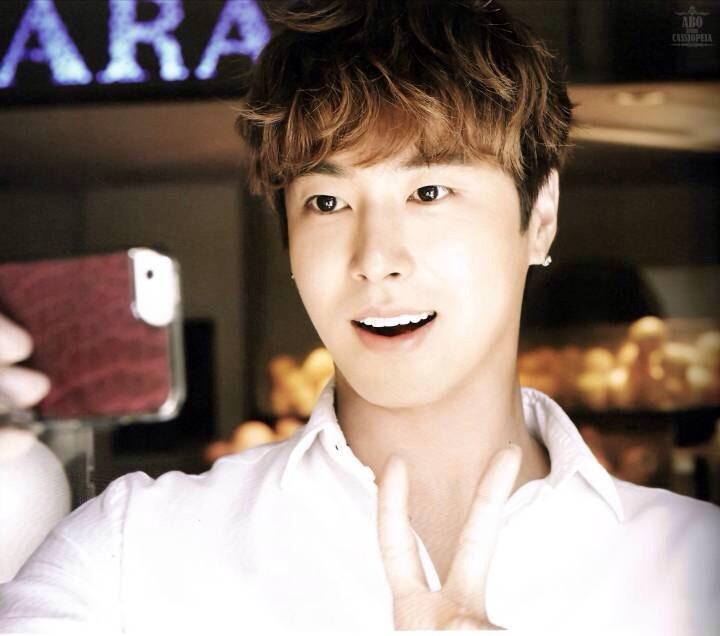 BtJZ_p8CUAEu-bs.jpg:large