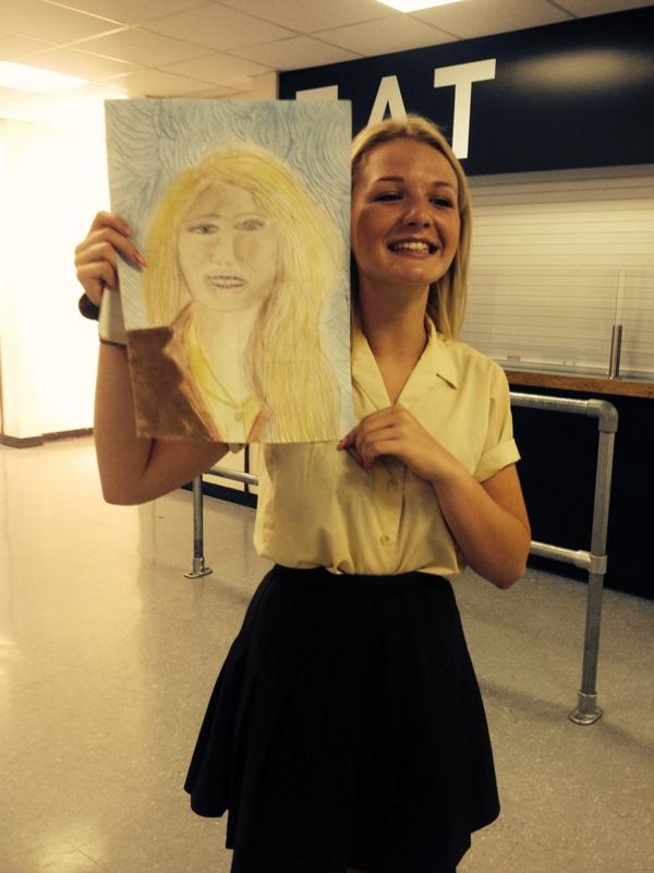 Elliemosley's tweet image. @CHS_Class_2015 @elliemeyer754 #identical