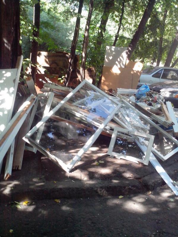 Отходы в центре Ульяновска ул.Минаева. Главе района на заметку!