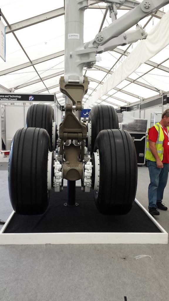 oscarprinted's tweet photo. Break down at the Farnborough Airshow event in the innovation zone. http://t.co/OSUmNGUuxY