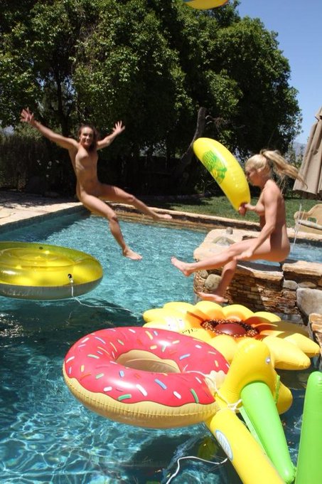 All I wanna do is be in the water! @AddisonAveryx &amp; I have lots of toys &amp; each other to play with :)<a class="tags" target="_blank" title="On Twitter" href="/?out=eyJ0eXAiOiJKV1QiLCJhbGciOiJIUzUxMiJ9.eyJpYXQiOjE3MjE1MTQ1MzgsImlzcyI6InR3cG9ybnN0YXJzLmNvbSIsIm5iZiI6MTcyMTUxNDUzOCwiZXhwIjoxNzUzMDUwNTM4LCJyZWRpcmVjdF91cmwiOiJodHRwczovL3R3aXR0ZXIuY29tL0FkZGlzb25BdmVyeXgifQ.noJqgRIOeHC9sk8-VKfLeQ9gLSB4uaGtEKKD3FOQlUH41aNi-fDaa3XpVRvRYzVUv9SZ2LkYBFpY15L2pVyA4g">@AddisonAveryx</a><a href="/tag/nofilter"class="tags"><span>#nofilter</span></a>